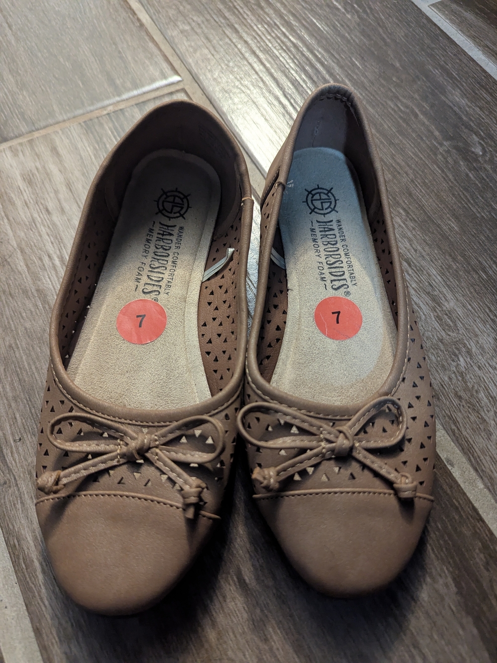 Harbor Bay Women's Taupe Bow Ballet Flats